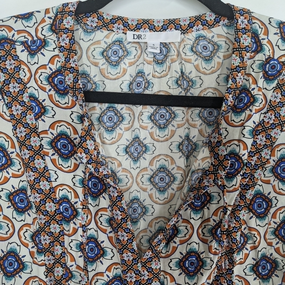 DR2 Split Neck Long Sleeve Top - Picture 2 of 10